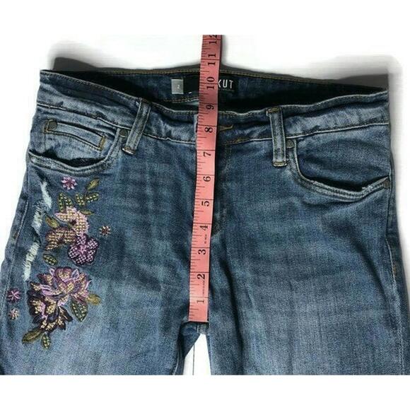 Kut from the Kloth Catherine Boyfriend Jeans Floral Embroidered Distressed Sz 2 - Picture 7 of 9